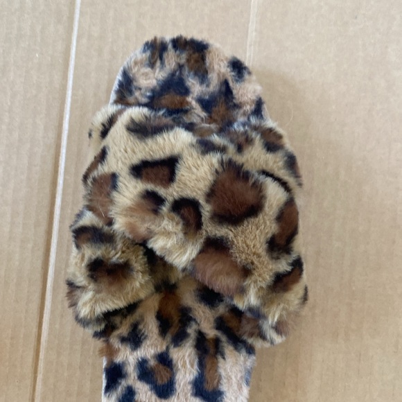 Furry slippers slides - Picture 4 of 4